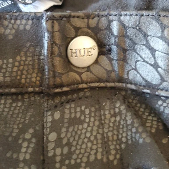 HUE - Picture 3 of 4